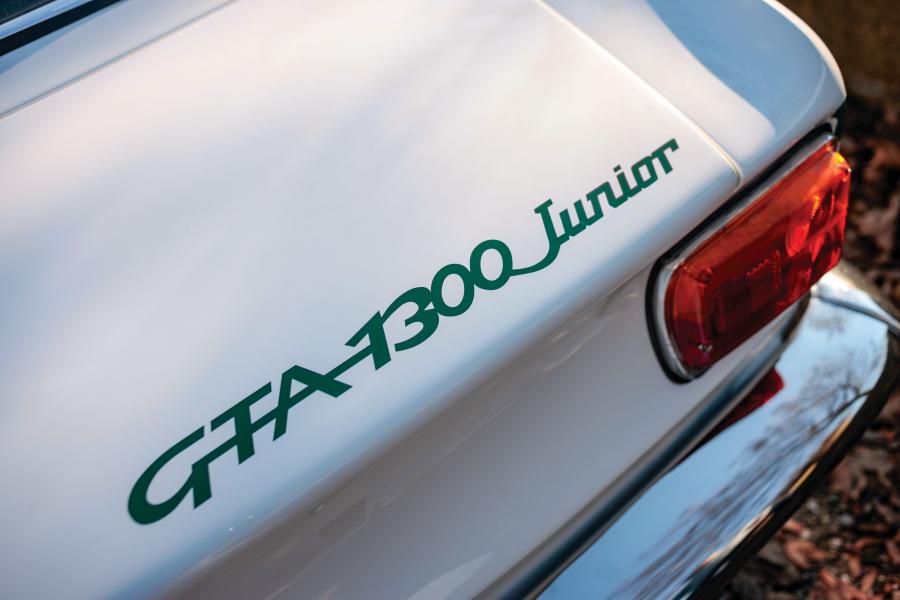 Логотип Alfa Romeo GTA 1300 Junior (105.59) 1968 года  (фото 40 из 45)